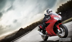 <b>新式“截击机”欧宝体育官方
平台官网：2014Honda VFR800</b>