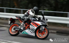 <b>欧宝体育官方
平台官网香港媒体对KTM RC390 ABS的试驾体验</b>