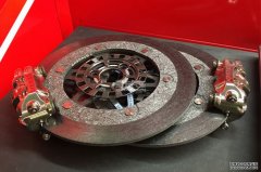 <b>欧宝体育官方
注册登录售价13万 赛道专用的Brembo刹车系</b>