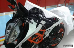 <b>欧宝体育官方
注册开户2017 KTM DUKE390实车长这样!? 390ADV版</b>